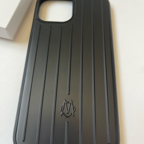 Rimowa iphone case compatible for iPhone 14 Pro - Picture 2 of 6